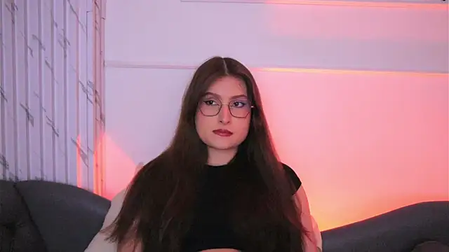 Daisha Riley online show from 12-22-25, 04:09