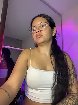 Snapshot of Rosita_forever_ chatting on 04-17-26, 09:45 Rosita forever online show from 04-17-26, 09:45