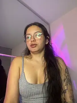 Snapshot of Rosita_forever_ chatting on 04-18-26, 07:58 Rosita forever online show from 04-18-26, 07:58
