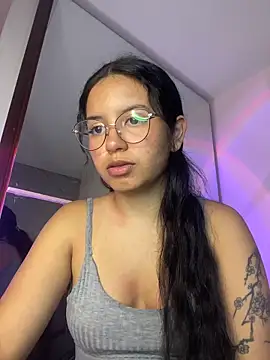 Snapshot of Rosita_forever_ chatting on 04-23-26, 04:42 Rosita forever online show from 04-23-26, 04:42