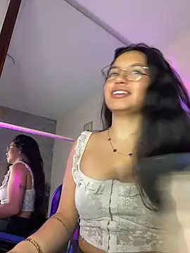 Snapshot of Rosita_forever_ chatting on 05-11-26, 02:56 Rosita forever online show from 05-11-26, 02:56