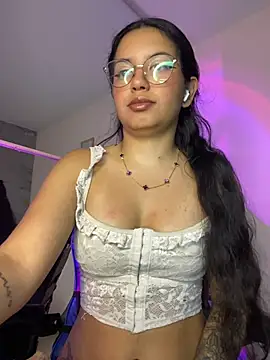 Snapshot of Rosita_forever_ chatting on 05-11-26, 04:04 Rosita forever online show from 05-11-26, 04:04