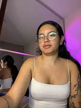 Snapshot of Rosita_forever_ chatting on 05-17-26, 06:22 Rosita forever online show from 05-17-26, 06:22