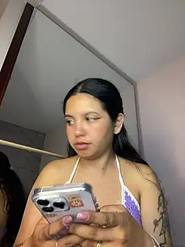 Snapshot of Rosita_forever_ chatting on 05-18-26, 12:55 Rosita forever online show from 05-18-26, 12:55