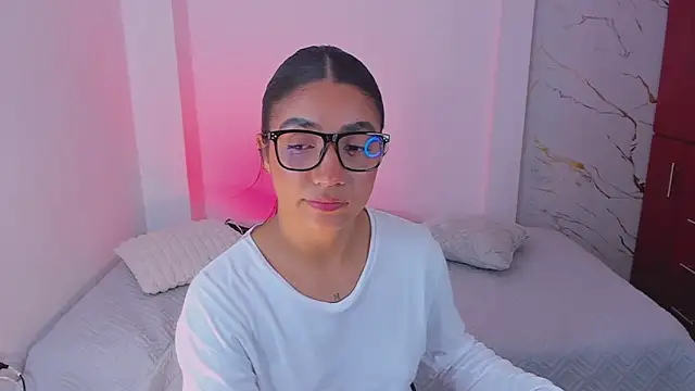 martina roldam online show from 03-16-26, 05:44