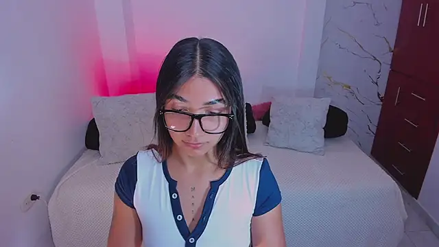 martina roldam online show from 04-14-26, 01:22