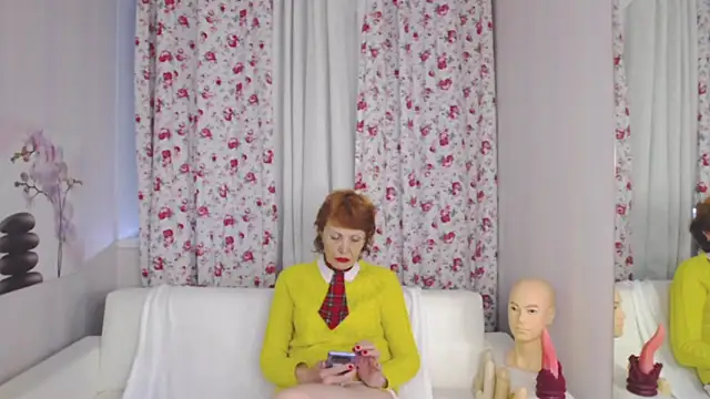 Snapshot of SilviaHart chatting on 03-26-26, 05:24 SilviaHart online show from 03-26-26, 05:24