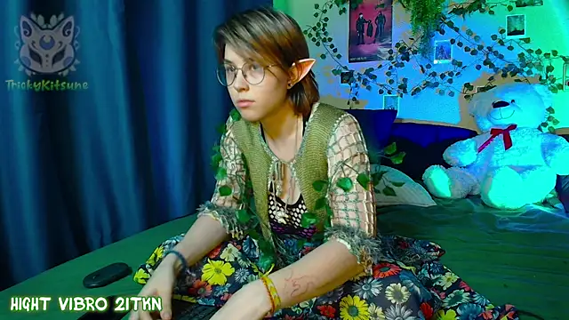 TrickyKitsune online show from 05-21-26, 02:57