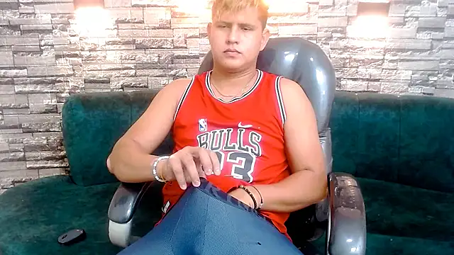 Warning Boy online show from 12-27-24, 05:09