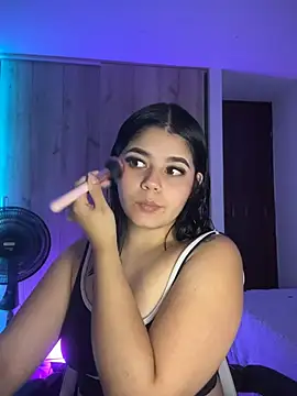 Snapshot of pretty_angela1 chatting on 06-19-26, 03:22 pretty angela1 online show from 06-19-26, 03:22