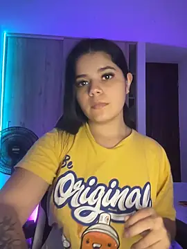 Snapshot of pretty_angela1 chatting on 06-20-26, 06:16 pretty angela1 online show from 06-20-26, 06:16