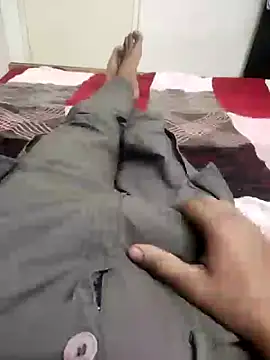 Snapshot of iamharryy chatting on 12-13-25, 08:25 iamharryy online show from 12-13-25, 08:25