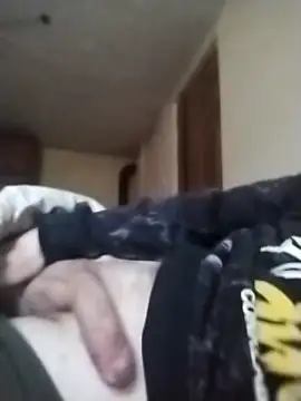 Snapshot of krecik1988 chatting on 01-01-25, 02:42 krecik1988 online show from 01-01-25, 02:42