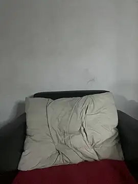 Snapshot of Ninabrunette18 chatting on 07-12-26, 08:05 Ninabrunette18 online show from 07-12-26, 08:05