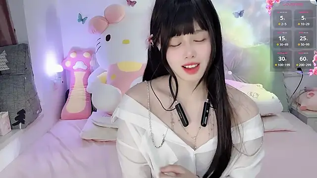 Snapshot of Alien1227 chatting on 09-12-25, 01:55 Alien1227 online show from 09-12-25, 01:55