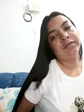 Snapshot of Brendabluee chatting on 02-14-26, 02:58 Brendabluee online show from 02-14-26, 02:58