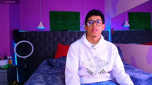 RyanPricee online show from 04-09-26, 01:38