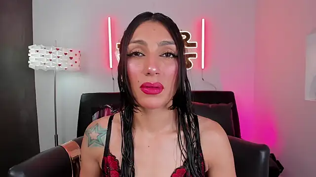 Snapshot of miss___evangeline chatting on 05-26-26, 02:29 miss evangeline online show from 05-26-26, 02:29
