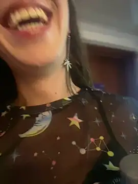 Snapshot of Sara_Davina chatting on 06-24-26, 04:11 Sara Davina online show from 06-24-26, 04:11