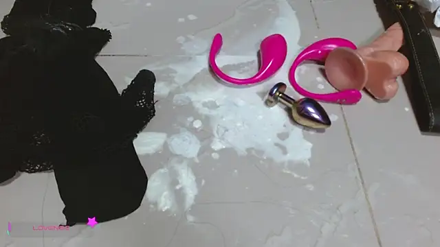 Snapshot of IsmarysSophia chatting on 02-19-25, 08:55 IsmarysSophia online show from 02-19-25, 08:55