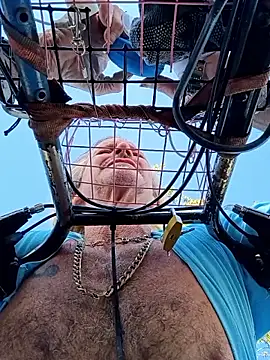 Snapshot of Cloudin_around chatting on 01-17-26, 06:00 Cloudin around online show from 01-17-26, 06:00