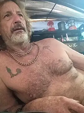 Snapshot of Cloudin_around chatting on 04-12-26, 04:45 Cloudin around online show from 04-12-26, 04:45