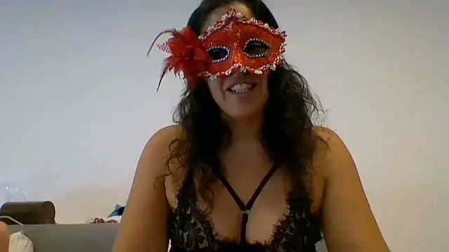 Snapshot of couple-tuga chatting on 06-16-26, 12:52 couple-tuga online show from 06-16-26, 12:52