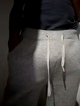 Snapshot of MKbesxxx chatting on 03-04-25, 07:32 MKbesxxx online show from 03-04-25, 07:32