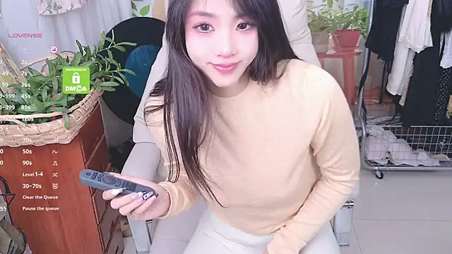 Snapshot of xiaotiantian-76 chatting on 06-23-26, 04:54 xiaotiantian-76 online show from 06-23-26, 04:54