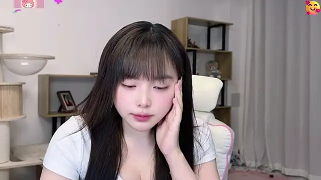 Snapshot of Chenjing0 chatting on 06-08-26, 12:16 Chenjing0 online show from 06-08-26, 12:16