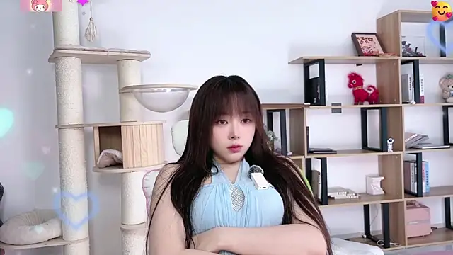 Snapshot of Chenjing0 chatting on 06-20-26, 05:32 Chenjing0 online show from 06-20-26, 05:32