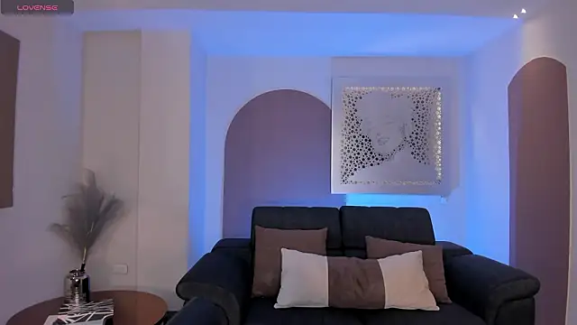 NiaSalvatore online show from 03-08-26, 11:25