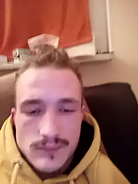 Snapshot of frankthefuck69 chatting on 03-03-25, 08:43 frankthefuck69 online show from 03-03-25, 08:43