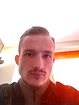 Snapshot of frankthefuck69 chatting on 03-13-25, 01:18 frankthefuck69 online show from 03-13-25, 01:18