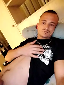 Snapshot of frankthefuck69 chatting on 10-15-25, 06:41 frankthefuck69 online show from 10-15-25, 06:41