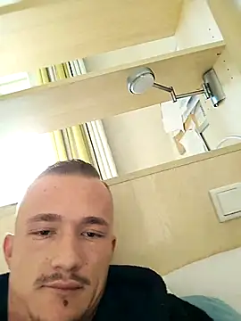 Snapshot of frankthefuck69 chatting on 10-25-25, 09:28 frankthefuck69 online show from 10-25-25, 09:28