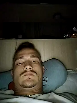 Snapshot of frankthefuck69 chatting on 11-12-25, 09:25 frankthefuck69 online show from 11-12-25, 09:25