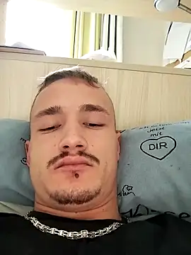 Snapshot of frankthefuck69 chatting on 11-15-25, 10:12 frankthefuck69 online show from 11-15-25, 10:12