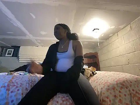 Yoshibaby2670 online show from 03-01-25, 02:48