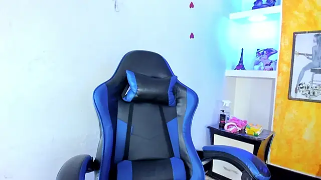 Anniee x online show from 05-22-26, 12:44