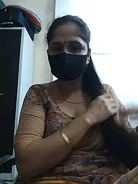 Snapshot of priyancyfun chatting on 07-10-26, 03:58 priyancyfun online show from 07-10-26, 03:58