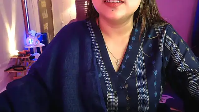 Snapshot of Mitikaa chatting on 05-09-26, 01:27 Mitikaa online show from 05-09-26, 01:27