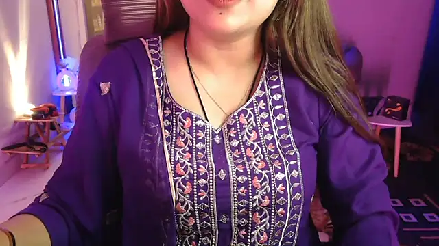 Snapshot of Mitikaa chatting on 05-11-26, 04:04 Mitikaa online show from 05-11-26, 04:04