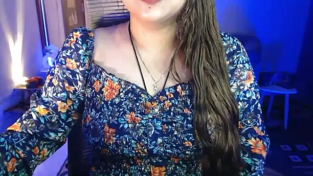 Snapshot of Mitikaa chatting on 05-18-26, 01:39 Mitikaa online show from 05-18-26, 01:39