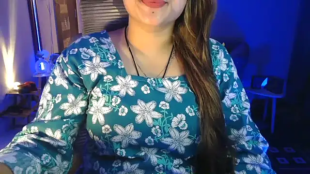 Snapshot of Mitikaa chatting on 05-24-26, 02:55 Mitikaa online show from 05-24-26, 02:55
