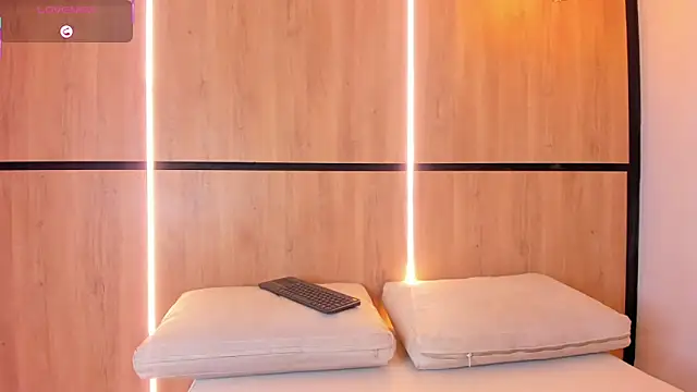 ashlyn parker online show from 11-26-25, 08:32