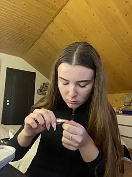 mewKate online show from 03-11-25, 04:18