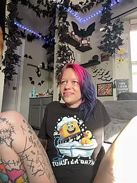 Snapshot of trashbrat chatting on 05-26-26, 10:50 trashbrat online show from 05-26-26, 10:50