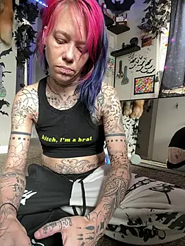 Snapshot of trashbrat chatting on 05-31-26, 07:48 trashbrat online show from 05-31-26, 07:48