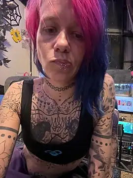 Snapshot of trashbrat chatting on 06-12-26, 04:00 trashbrat online show from 06-12-26, 04:00